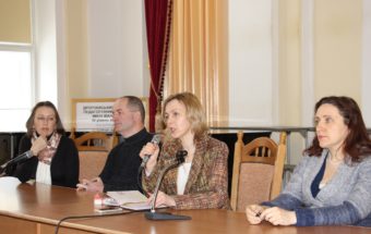 На фото (зліва направо): подружня пара Школи сімейного консультанта, Олександра Козанкевич та Лілія Кондратик