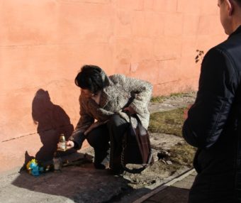 Покладання лампадок