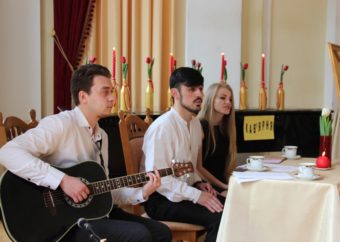 Зліва направо: Василь Шуневич, Іван Бубітко та Юлія Рудник