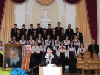 Вітальне слово виголошує ретор професор Надія Скотна