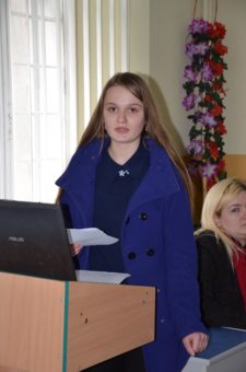 Свою бізнес-ідею презентує Вероніка Кулинич, учениця Дрогобицького педагогічного ліцею
