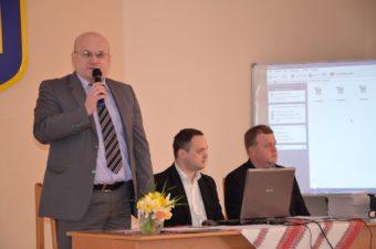 Журі брейн-рингу (зліва направо): професор Богдан Кишакевич, доценти Юрій Хомош та Тарас Городиський