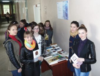 Студенти-філологи ознайомлюються із творчим доробком Мирослава Дочинця