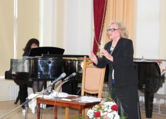 Співає доцент Ірина Кліш