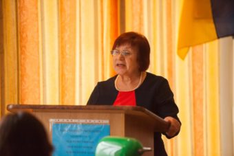 Доповідь виголошує проф. Марія Федурко