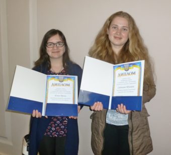 Зліва направо Пронь Юлія та Шумило Світлана