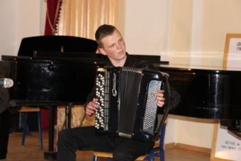 Виступає Віталій Салій