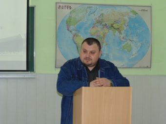 Доповідь виголошує доцент Володимир Галик