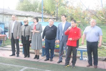 На фото (зліва направо): професор Микола Пантюк, доцент Олена Куцик, ректор професор Надія Скотна, професор Микола Лук’янченко, доцент Роман Чопик, головний суддя турніру доцент Роман Проць, головний тренер команди ДДПУ та організатор турніру доцент Анатолій Веселовський