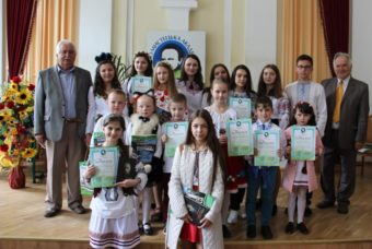 Переможці та журі фінального конкурсу читців поезії «Франків огонь в одежі слова»