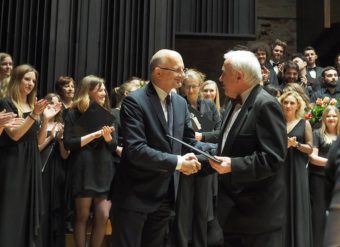 Президент міста Люблін Кшиштоф Жук вітає професора Степана Дацюка