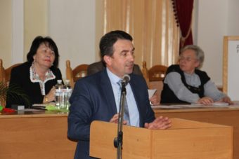 Про доповнення та пропозиції до проекту Колективного договору доповідає проректор з науково-педагогічної роботи доцент Володимир Шаран