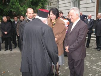 Керівництво університету зустрічає блаженнішого Любомира Гузара