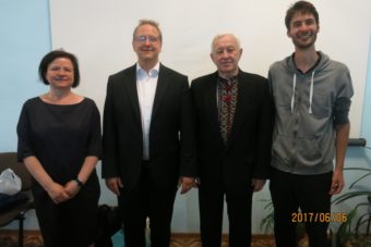 Організатори концерту у Дрогобичі Марія Каралюс і Тобіас Ґеншвайн з керівниками та диригентами Олафом Катцером і Степаном Дацюком