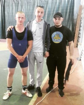 Перший зліва студент II курсу Сергiй Зеновiй Лисик