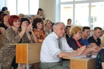 Викладачі факультету на святі останнього дзвоники