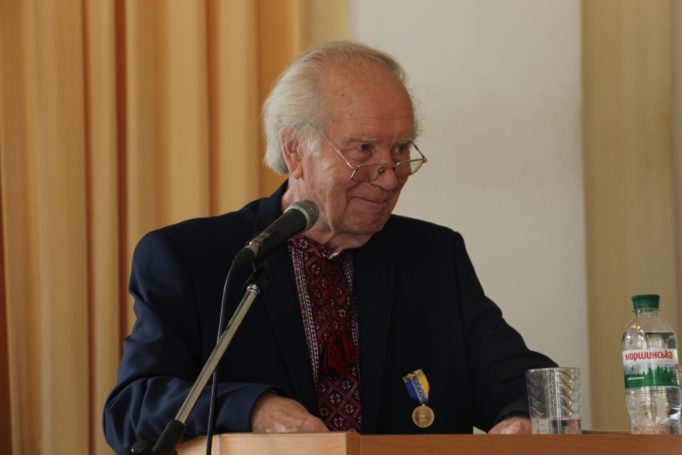 Доповідає академік, доктор географічних наук, Заслужений професор Львівського національного університету ім. І. Франка Олег Шаблій