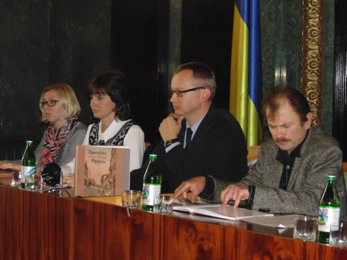 На фото (зліва направо): спеціаліст ПНІЦ Віра Брухаль-Романишин, доцент Ірина Дмитрів, професор Петро Іванишин, доцент Олег Шалата