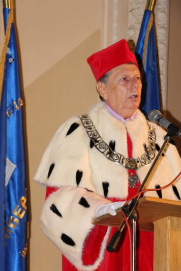 З напутнім словом до студентів звертається ректор Державної професійної школи ім. Вітелона в місті Лєгніца (Польща) професор Ришард Пісарські