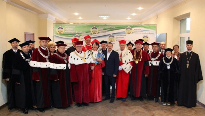 Ректорат університету, почесні гості урочистої посвяти першокурсників