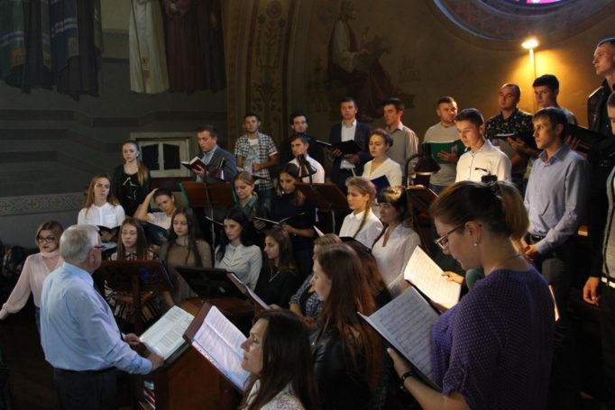 Співає народна хорова капела «Гаудеамус»