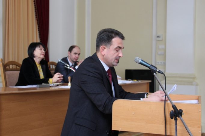 Доповідає проректор з науково-педагогічної роботи доцент Володимир Шаран