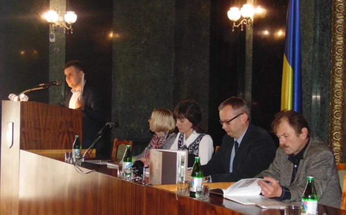 Доповідає старший викладач Ігор Розлуцький