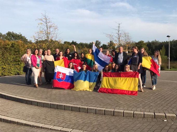 Учасники програми