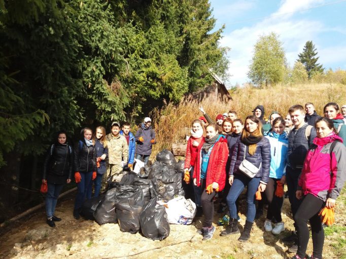 Учасники екологiчної акцiї