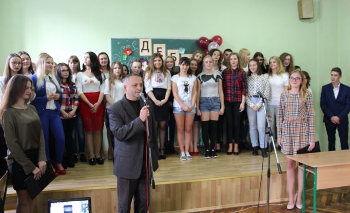 Студентів-першокурсників вітає доцент Василь Зварич