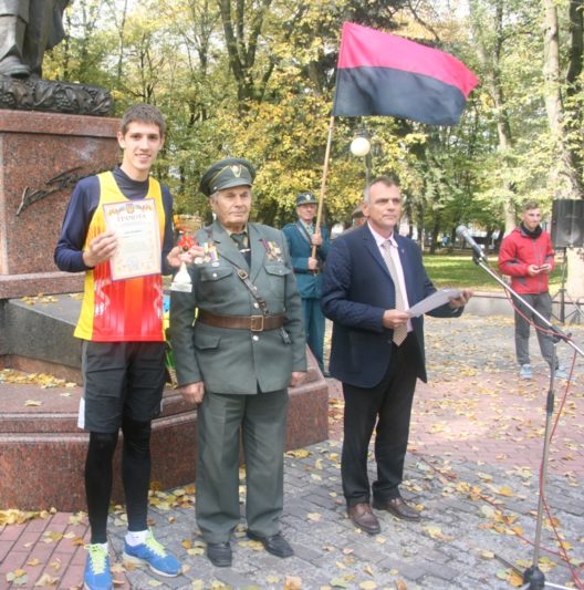 Iван Романяк із нагородами