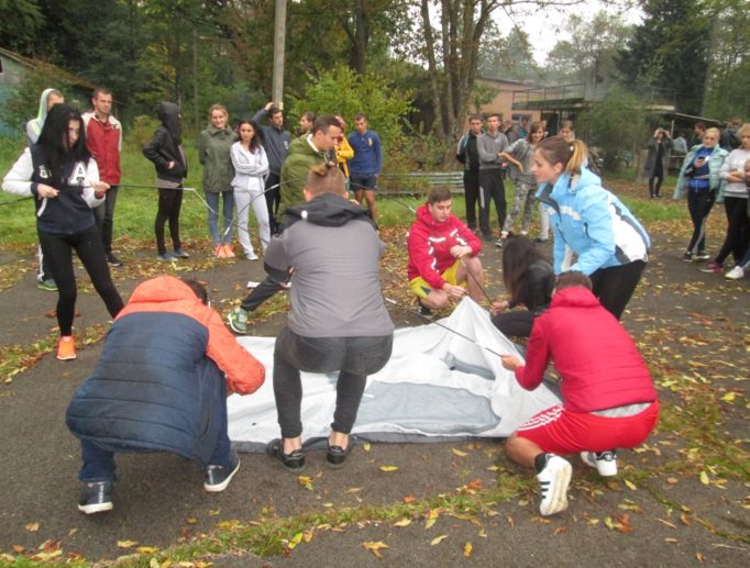 Вчимося встановлювати намет