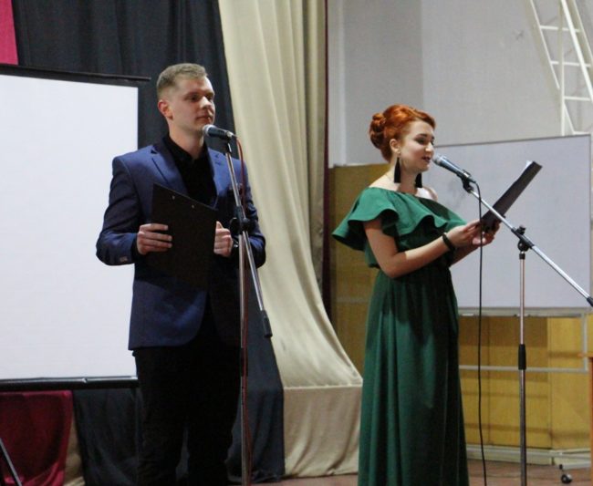 Ведучі свята