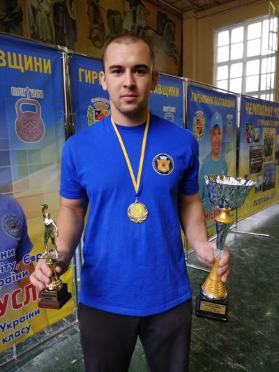 Абсолютний Чемпіон України з гирьового спорту Андрій Лагуш