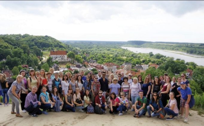 Учасники Літньої школи польської мови в Любліні під час екскурсії у Казімєжі Дольному над Віслою