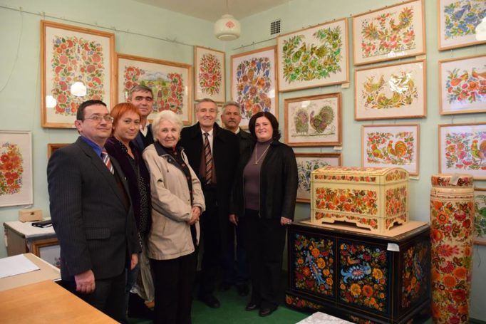 У творчих майстернях Центру петриківського розпису