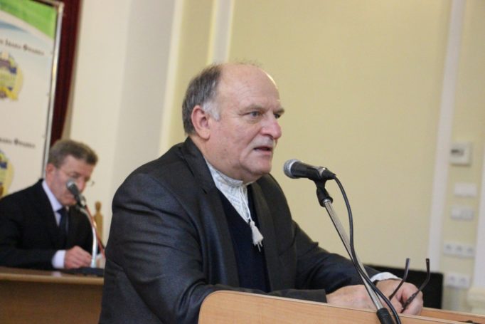 Наукову доповідь виголошує професор Богдан Якимович