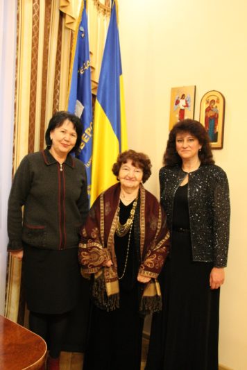 Зліва направо професори Надія Скотна, Богдана Фільц та доцент Олександра Німилович