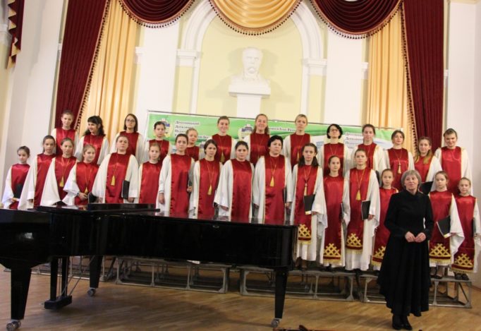 Виступ дитячо-молодіжного хору “Відлуння”