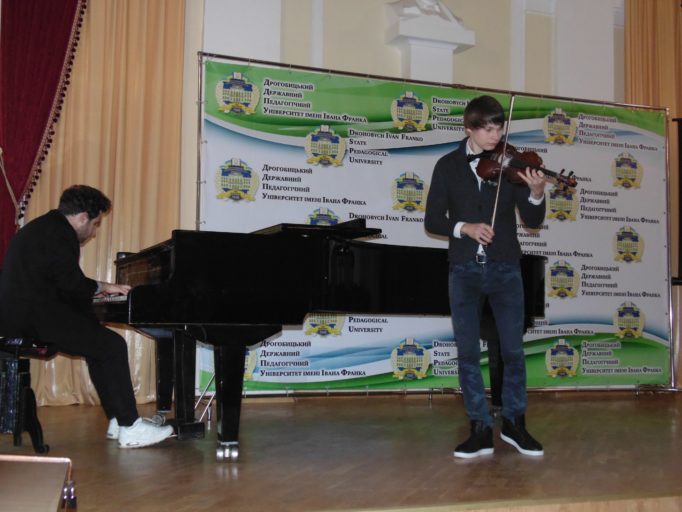 Музичне вітання Максима Угриновського та Євгена Сов'яка