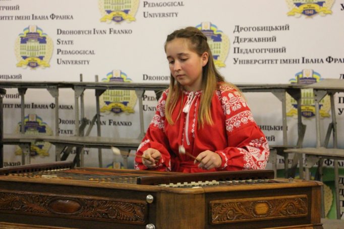 Виступ учениці Дрогобицької музичної школи №2 Марти Бунь