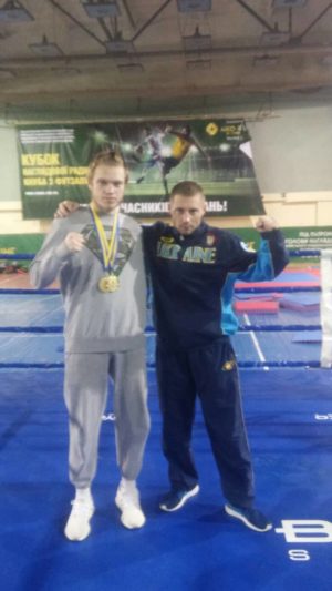 Перший зліва Олег Павляк