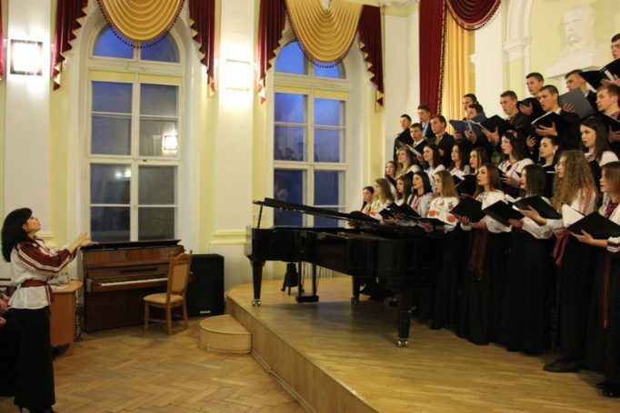 Виступ хорового класу І і ІІІ курсів інституту музичного мистецтва (керівник - доцент Галина Стець)
