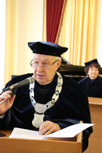 Слово на пошану Почесного доктора Богдани Фільц виголошує професор Степан Дацюк