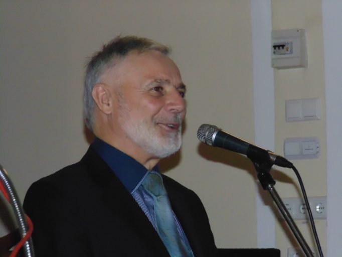 Учасників та гостей заходу вітає професор Мирослав Савчин