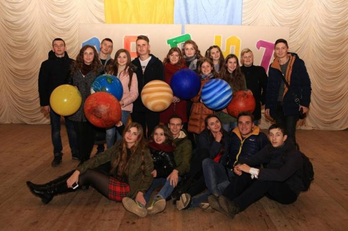 Фото на згадку першокурсників біолого-природничого факультету