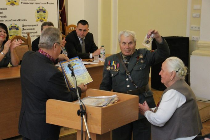 Учасників українського визвольного руху нагороджено ювілейною відзнакою до 75-річчя УПА