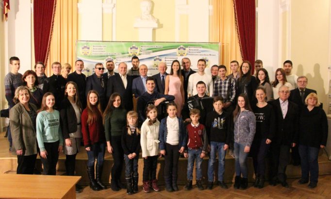 Учасники Х Всеукраїнського відкритого конкурсу баяністів-акордеоністів «Візерунки Прикарпаття»