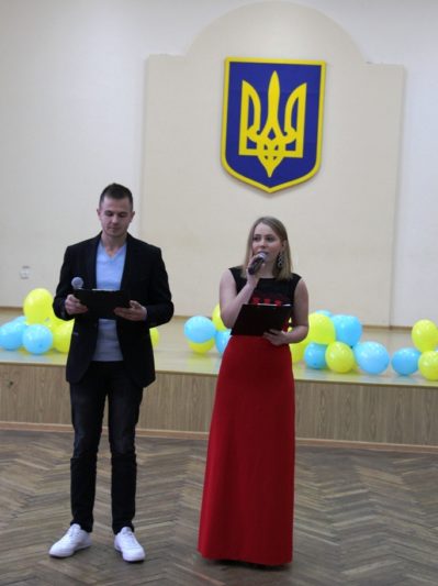 Ведучі свята Андрій Василів та Роксолана Пецкович