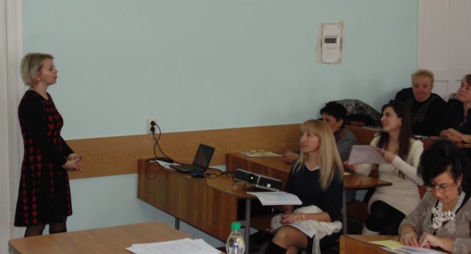 Із доповіддю виступає доцент Світлана Луців